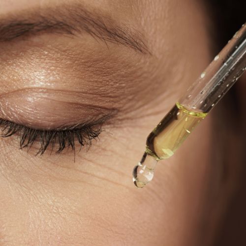 How to apply a rejuvenating or anti-aging serum ? Beauty Routine - Mirasoa Cares