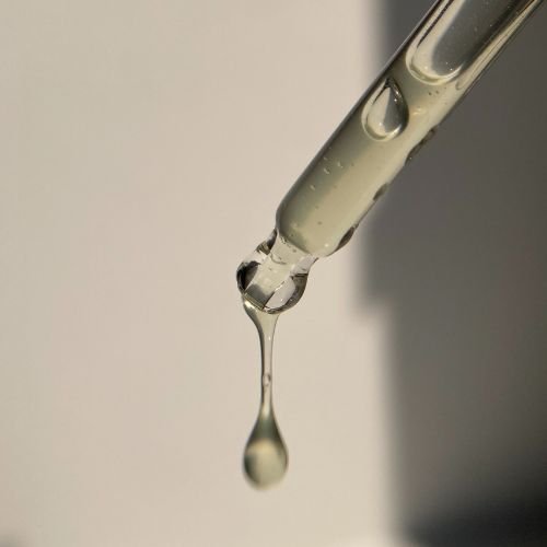 How to incorporate a rejuvenating serum into your skincare routine - Mirasoa Cares
